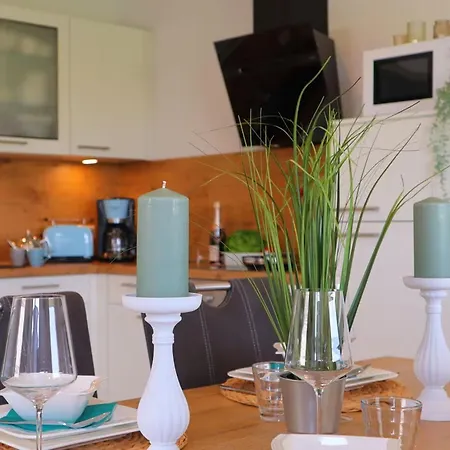 Lee * Dorumer Neufeld